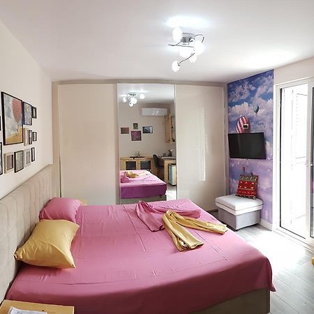 Absolute Blloku Apartment Тирана Экстерьер фото